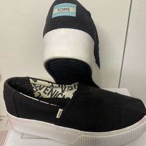 Toms Womens Boardwalk Alpargata Platform Size 7 slip on Black Canvas LIKE NEW